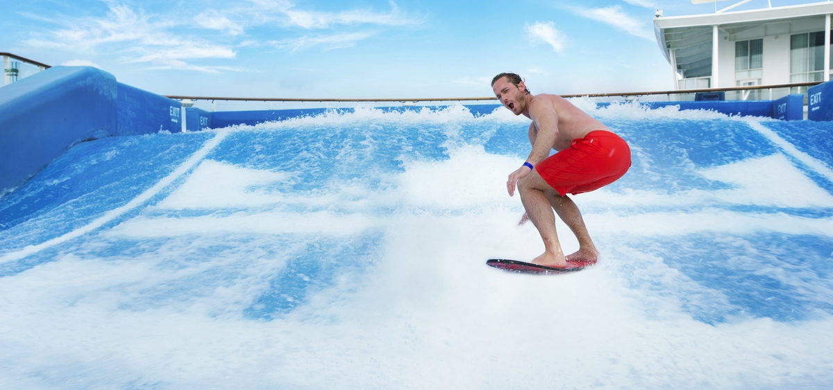 6- FLOWRIDER <br> SURFEA, INCLUSO EN CRUCERO