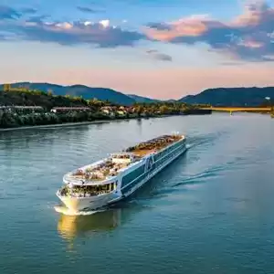 ¿A quién se dirige la compañía LUFTNER CRUISES?