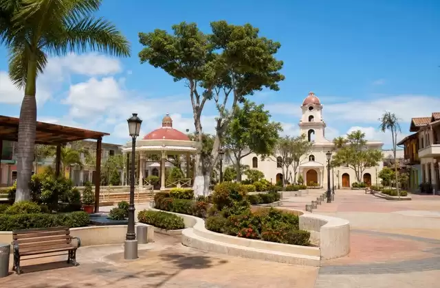 Plaza central de Montecristi